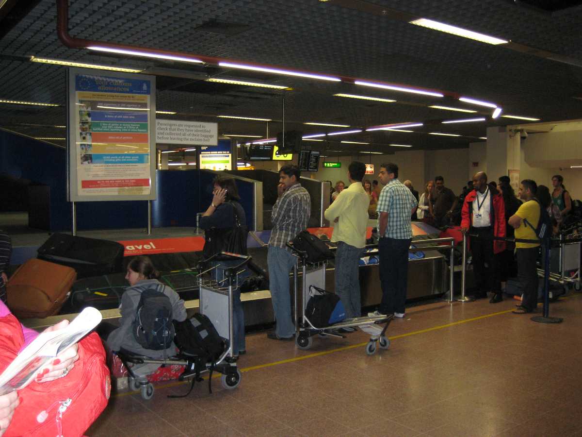 Pune airport gets trial AI baggage scanning system (i2tutorials)